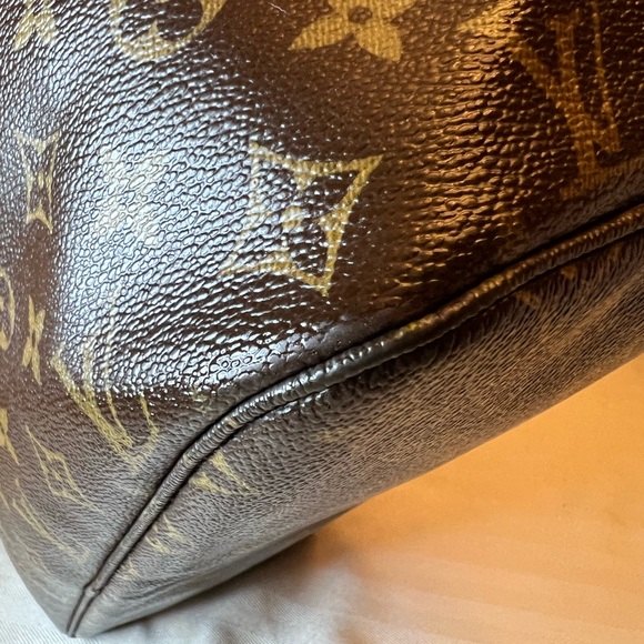 LOUIS VUITTON LV Neverfull MM Monogram Bag - Picture 6 of 17